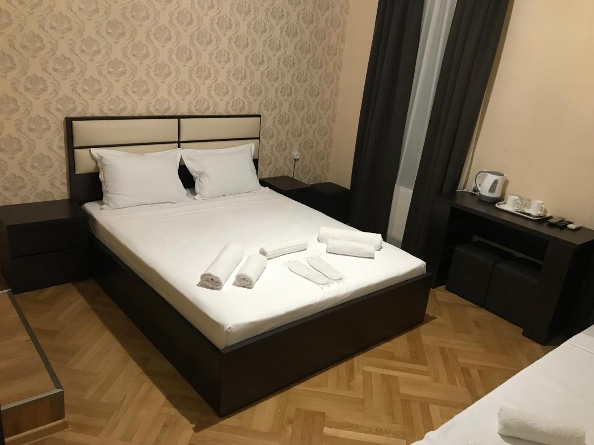 Family Guest House Тбилиси Экстерьер фото