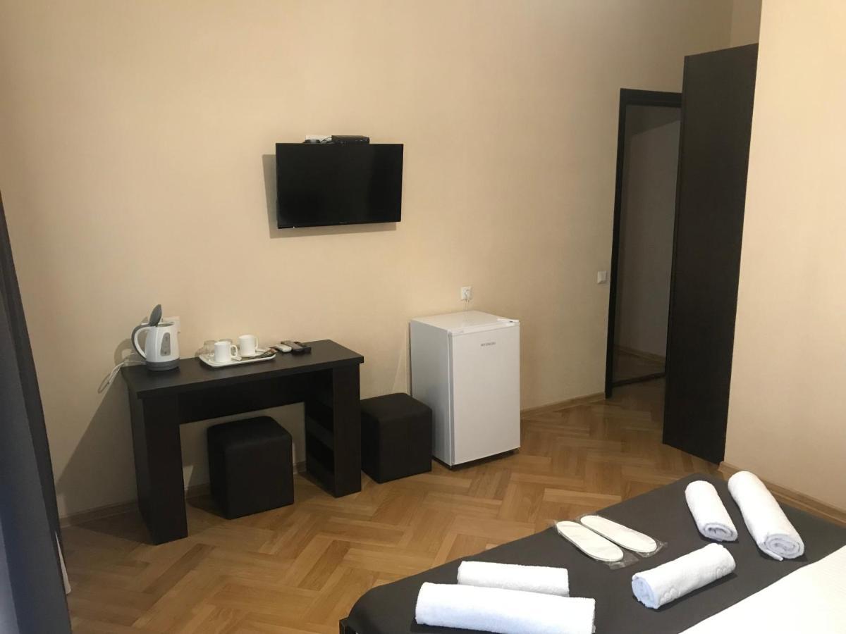 Family Guest House Тбилиси Экстерьер фото