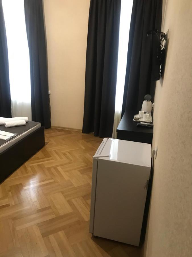 Family Guest House Тбилиси Экстерьер фото
