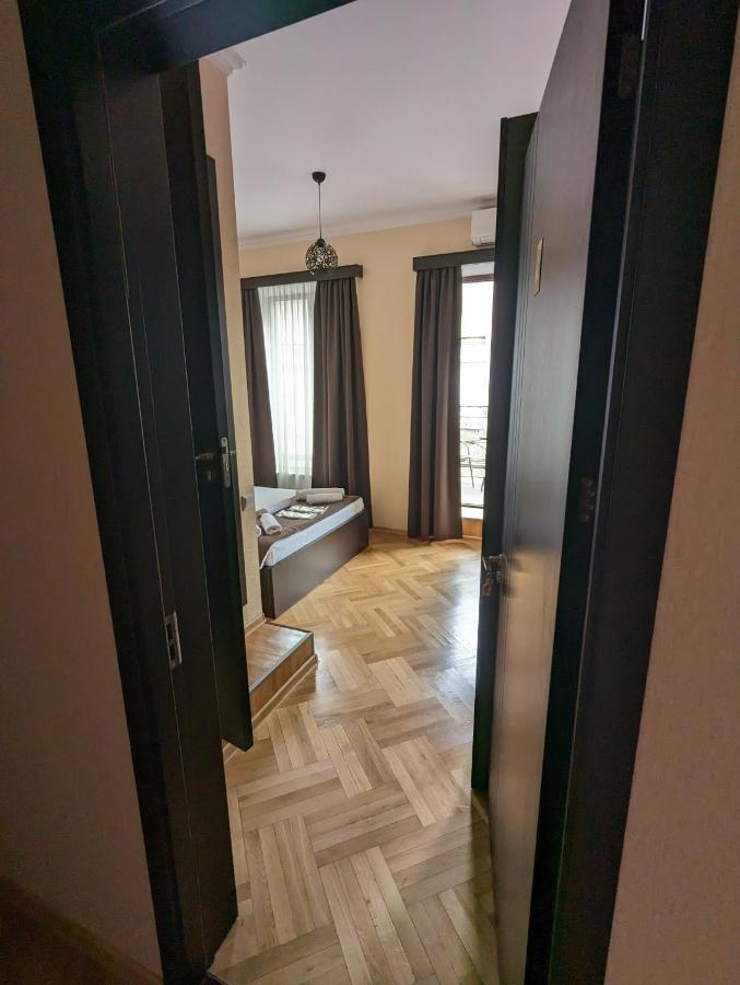 Family Guest House Тбилиси Экстерьер фото